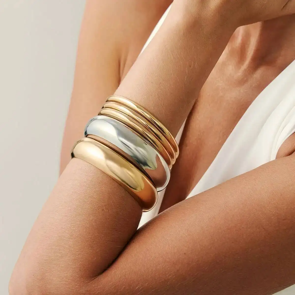 

SHIXIN 5Pcs/Set Luxury Mixed Color Multilayer Stacked Bangles For Women Glossy Round Wide Large Bangle Bracelet Party Jewelry