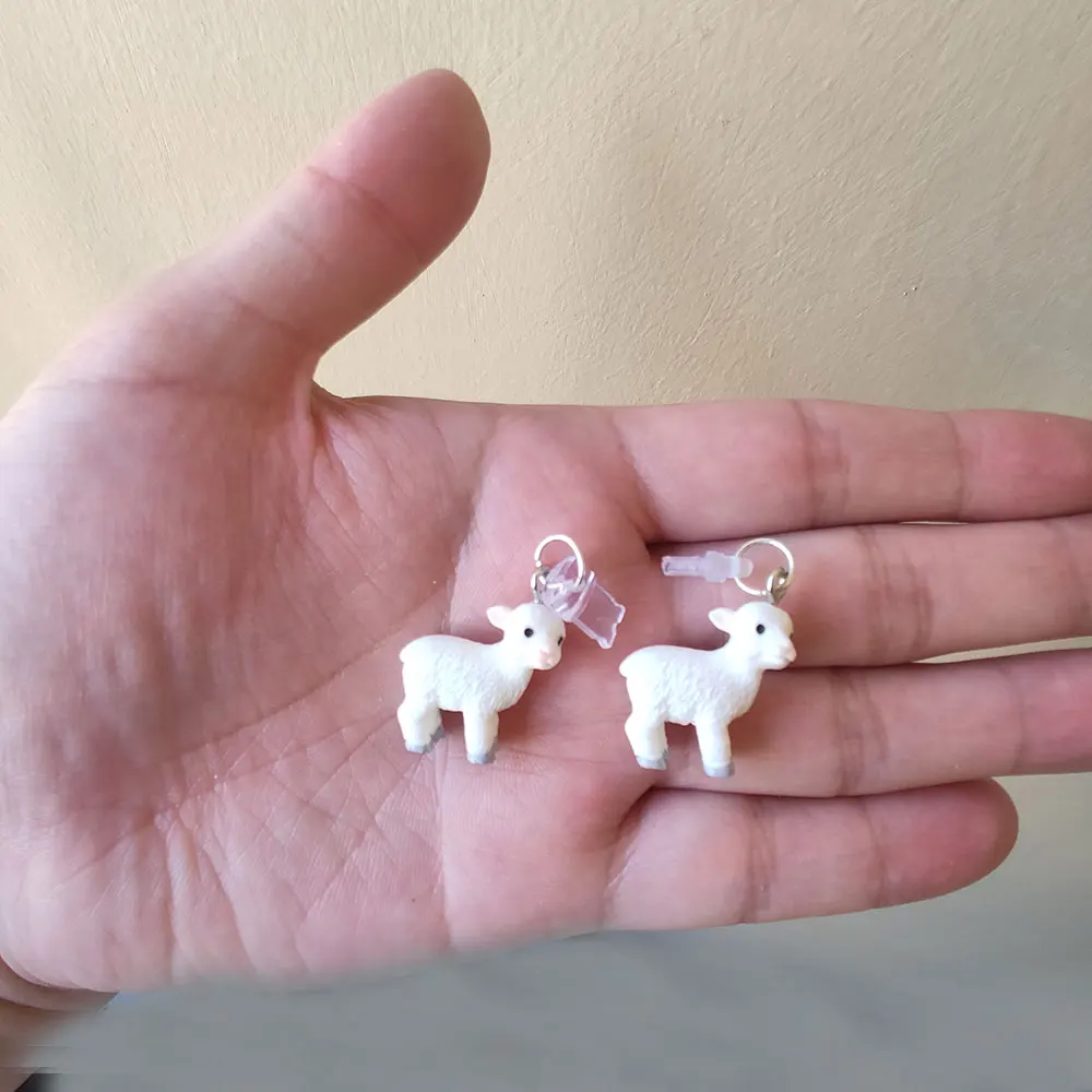 Ciondolo con tappo antipolvere per telefono cellulare Decorazione carina di pecora di agnello per tipo C e porta di illuminazione