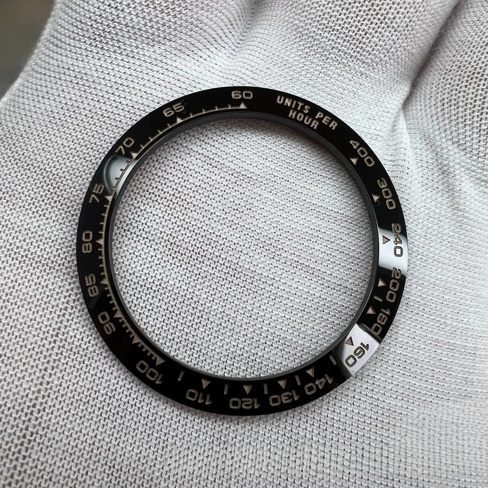 

Case + ceramic ring is suitable for 4130 movement