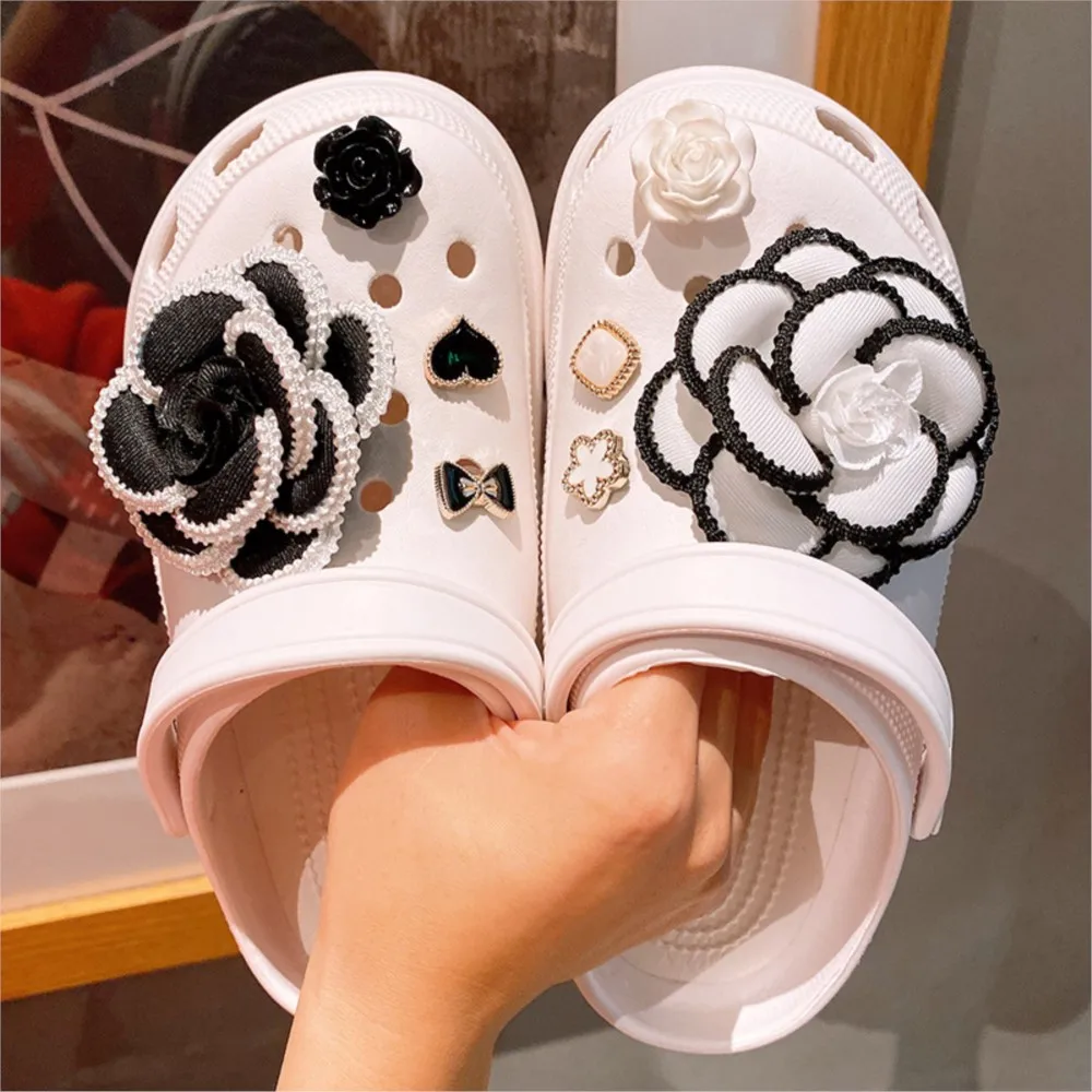 

Fashion Series black and white Camellia DIY Shoe Flower Decorative Buckles 3D Stereo Detachable Accessories Clogs Decorations