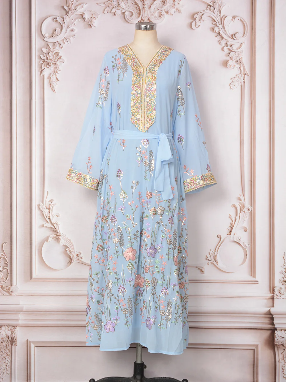 Moyen-Orient musulman nouvelle mode femmes décontracté à la mode col en v à manches longues longueur cheville ceintures teintées paillettes robe brodée