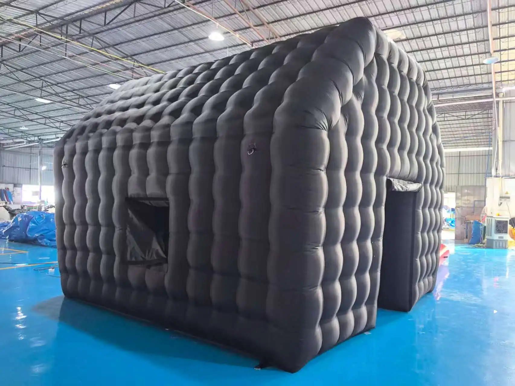 Tragbares großes Partyzelthaus, schwarzes LED-Licht, Disco-Bar, aufblasbares Würfelzelt, aufblasbarer Nachtclub, aufblasbares Festzelt