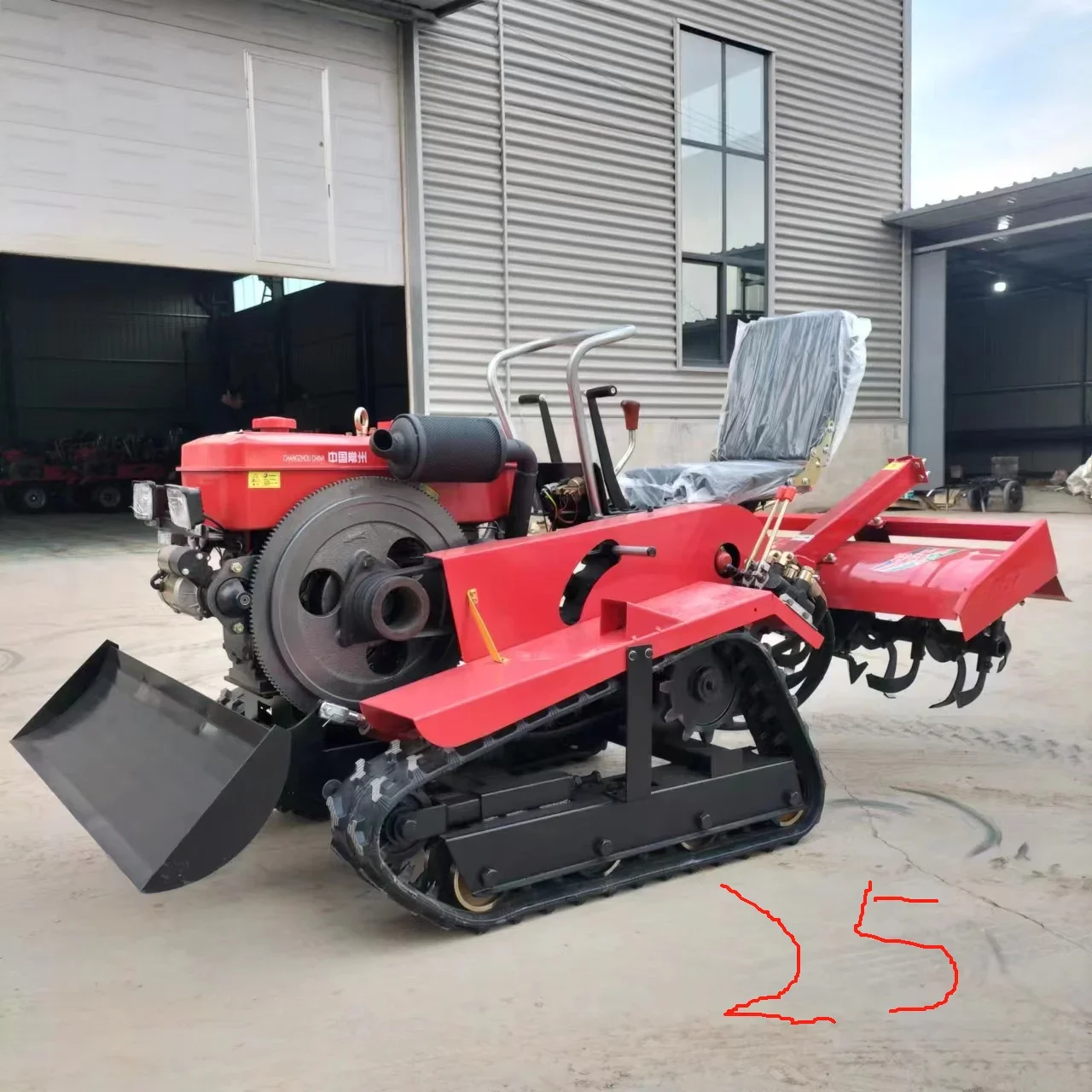 트렌칭용 새로운 다기능 추적 마이크로 경운기, 소형 농업용 추적 트랙터25HP