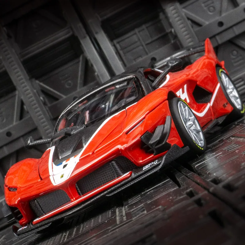 Modelo de supercarro de liga Bburago 1:32 Ferrari FXX K, portas e capô do motor, porta-malas pode ser aberto detalhes ricos, acabamento fino