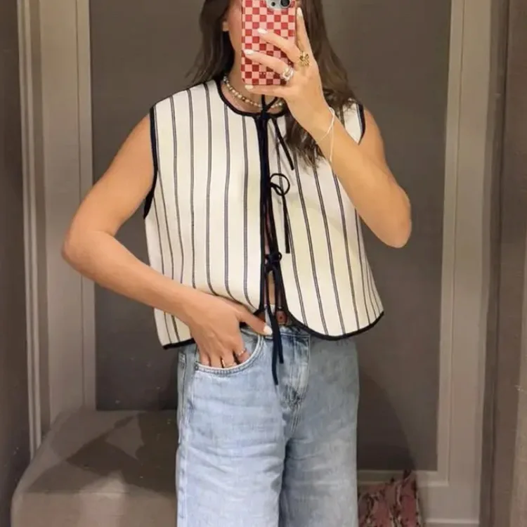 

Women's temperament commuter black and white vertical stripe knitted lace-up vest spring