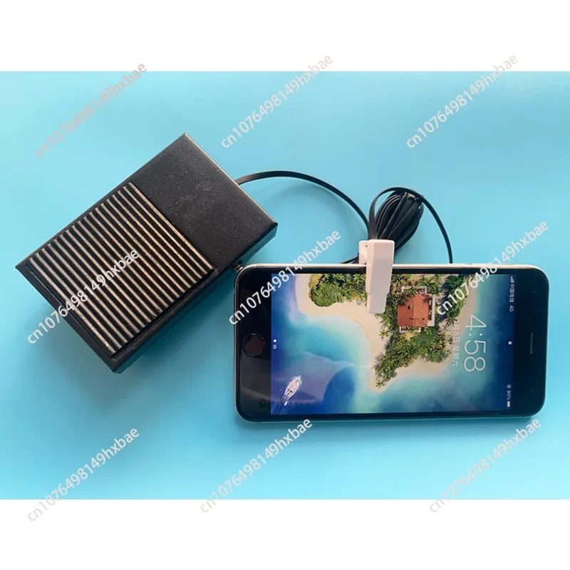 step on the button, connect the screen with one click, and click on the mobile phone