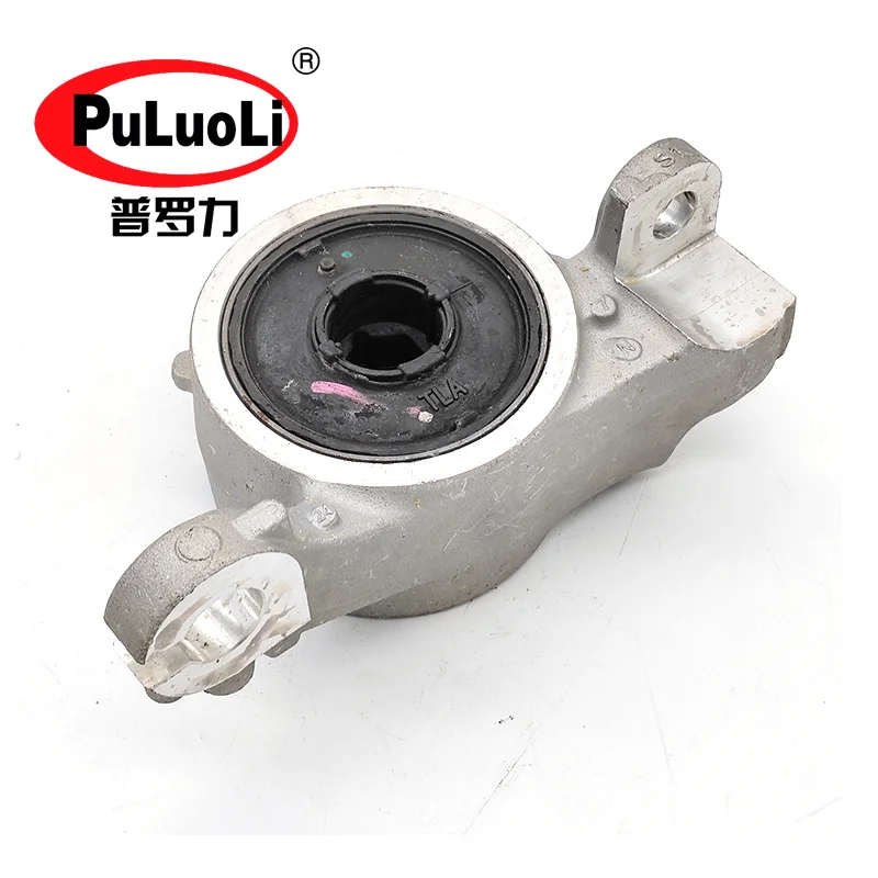 The 51395-TMB-H03 applies to the right side of the 2020-2023 BREEZE CR-V front lower arm bushing flexible bracket