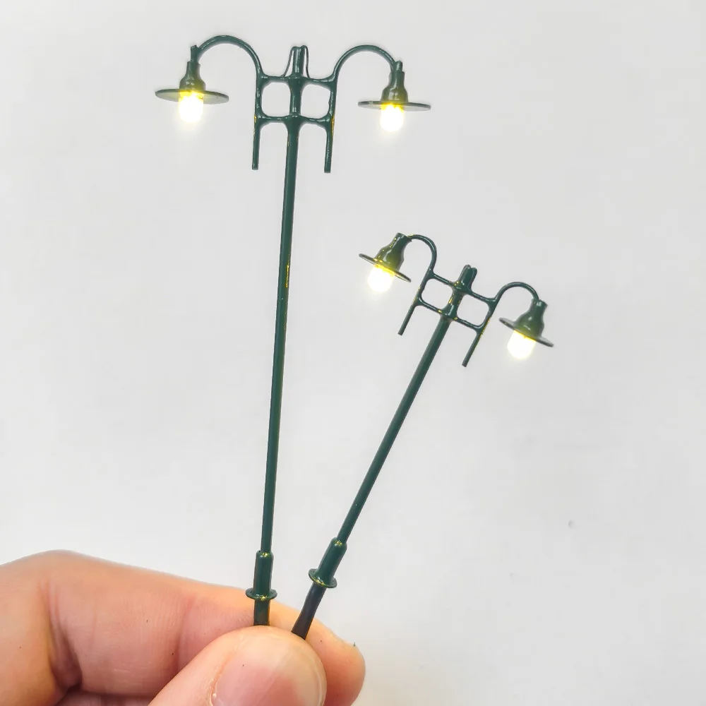 

2 шт. миниатюрных уличных фонарей 12В с одной/двумя головками для DIY-моделей, микроландшафтов, железных дорог, садового декора, аксессуары для моделей