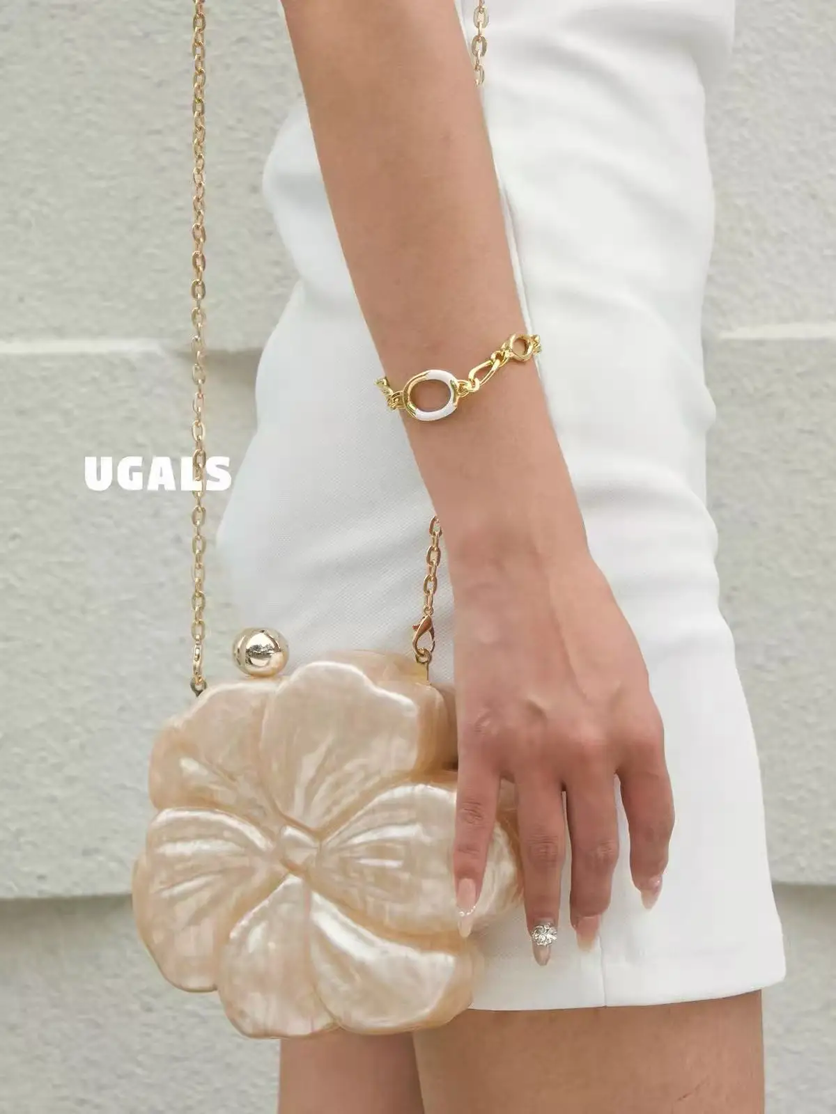 Fashion Floral Shaped Acrylic Clutch Purse Women Exquisite Handbag Wedding Party Banquet Bag Luxury Evening Bag Crossbody Bag
