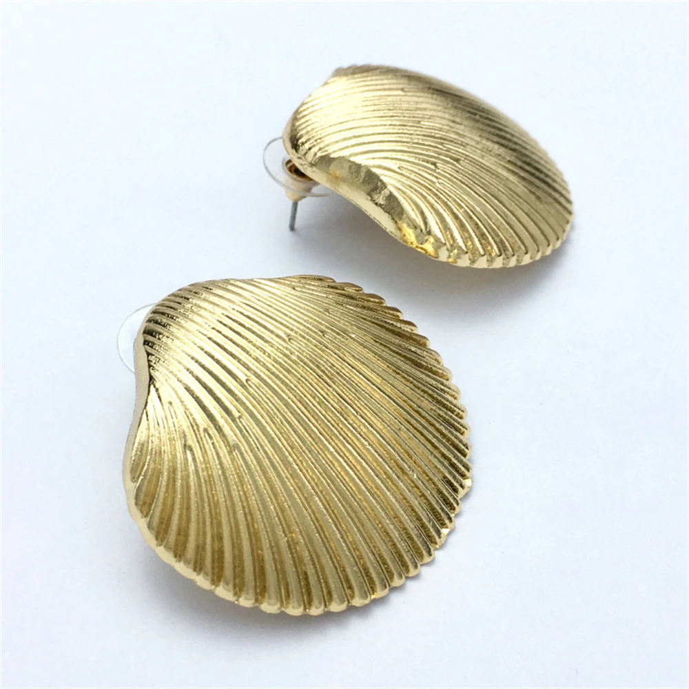 

European and American shell metal earrings versatile and fashionable earrings gifts