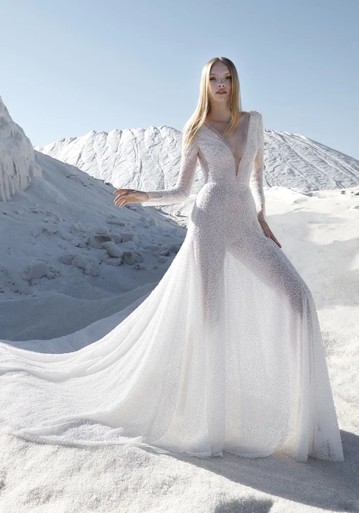 

Customized Luxury New White A-line 3D Lace Pearl Embroidery Women's Wedding Dress Sexy Deep V-neck and Ground Beach Bridal Dress