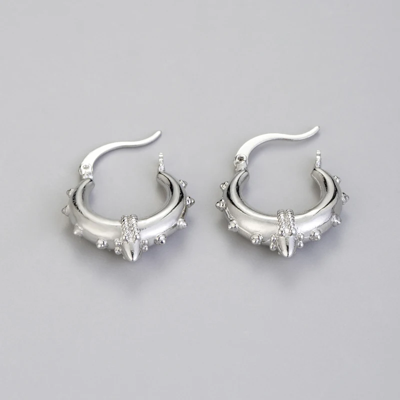 Stainless Steel Vintage Ear Buckle Earrings for Man Women Geometric Metal Twisted Hoop Earrings Hollow Earrings Jewelry