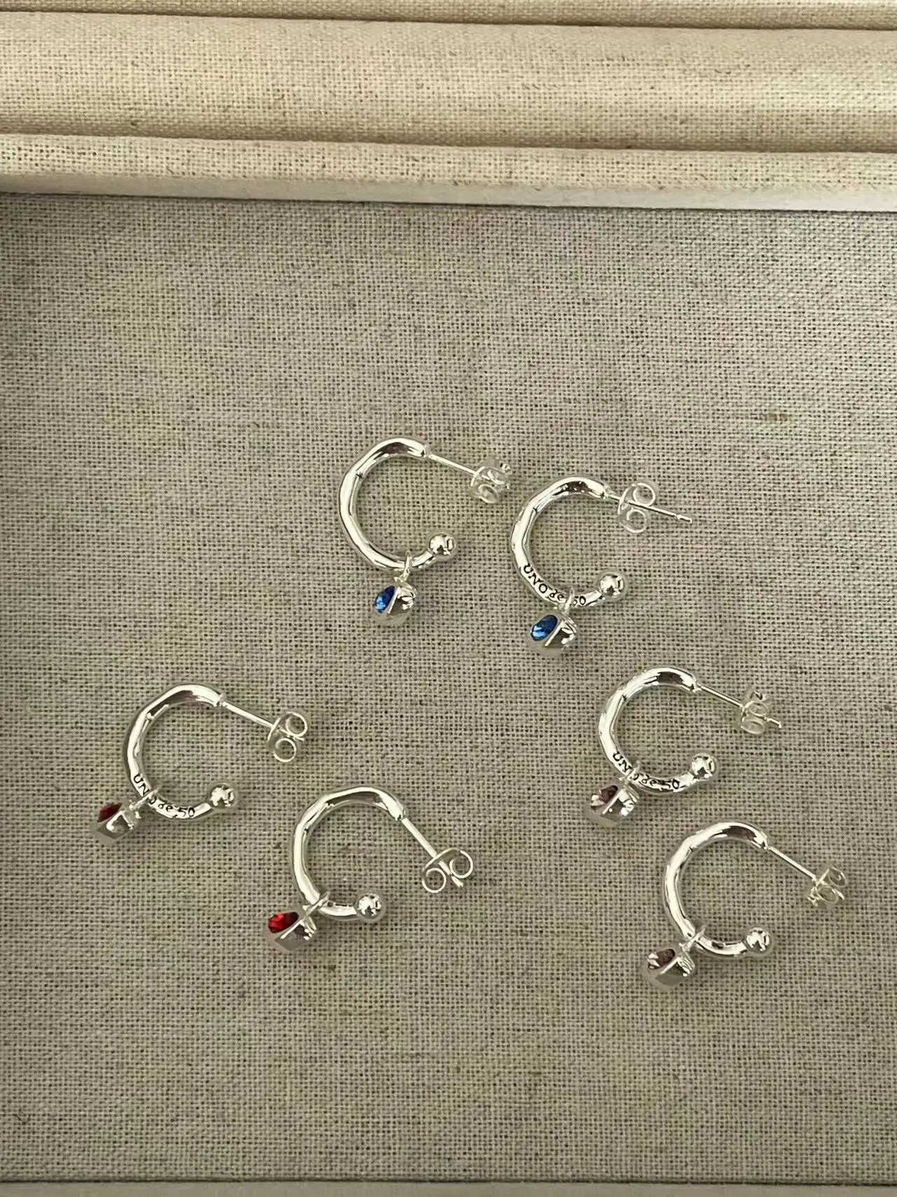 

Новинка 2023 г., Лидер продаж, ювелирные изделия unode 50 высокого качества с голубыми драгоценными камнями, женские серьги, романтический подарок в сумке в Европе и Америке