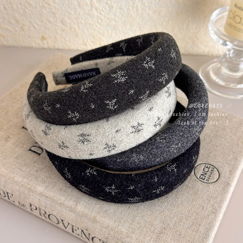 

1pc Knit Floral Sponge Headband Retro Fashion Autumn Winter Volume Boosting Hair Hoop for Women Daily Outing Non Slip Elegant