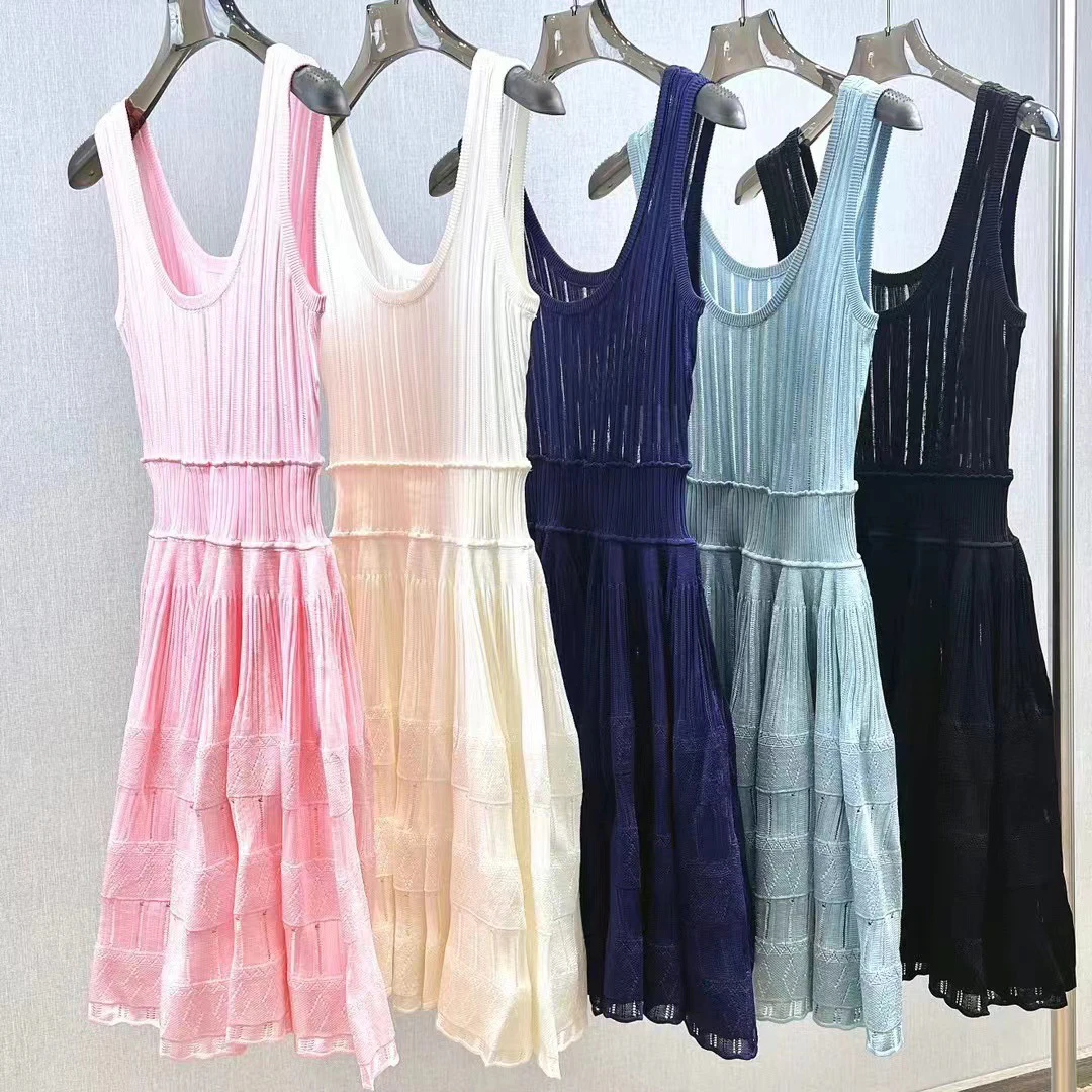 2025 verão francês recortado cintura franzida sem mangas vestido halter de malha, doce e elegante saia curta evasê