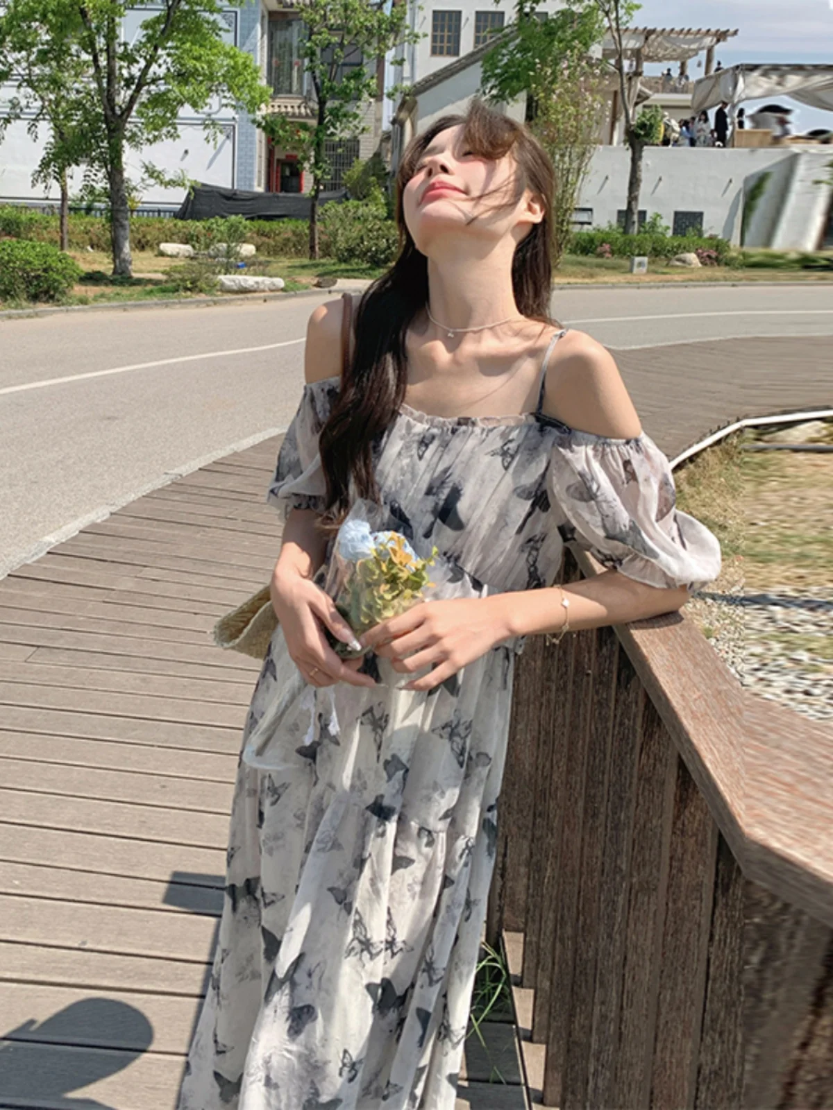 

Новое летнее женское платье на одно плечо с принтом, с завышенной талией, длинное, в корейском стиле, для повседневной носки, с рукавами-фонариками, короткое.