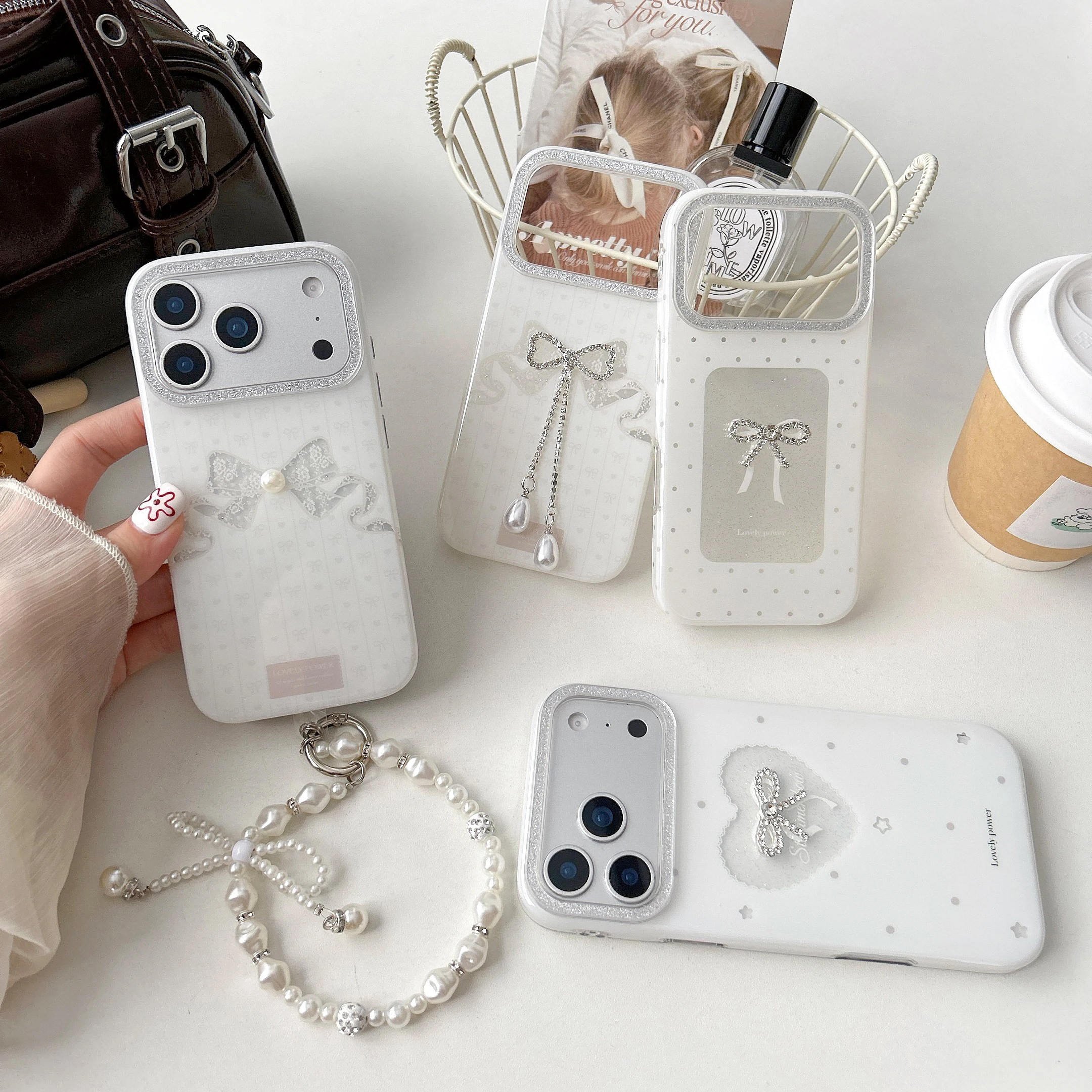 Koreanische Ins Einfache Hohl-out Liebe Herz Perle Funkelnden Diamant Bogen Telefon Fall für iPhone 17 16 15 14 13 pro Max Zurück Abdeckung Fonds