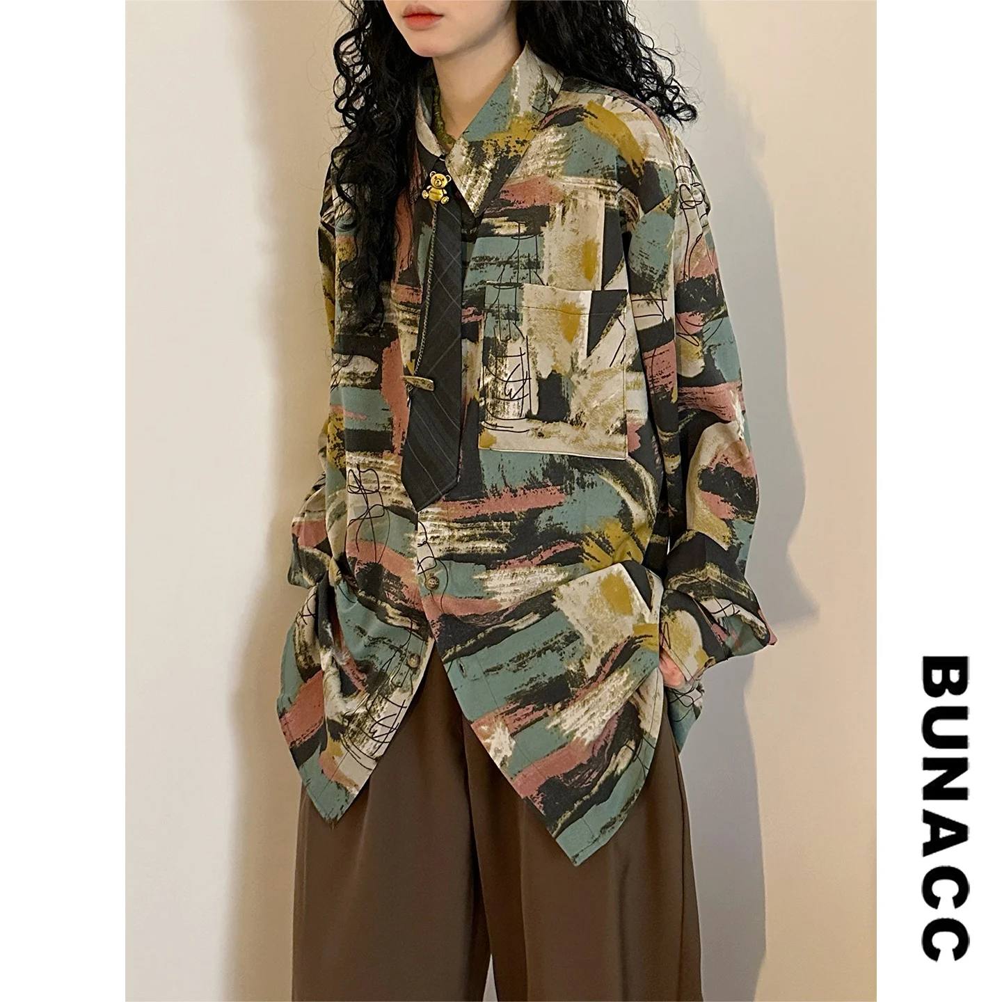 

Весна 2026: Женская свободная рубашка с длинным рукавом и принтом в японском стиле, художественный дизайн, нейтральный принт, свободный крой.