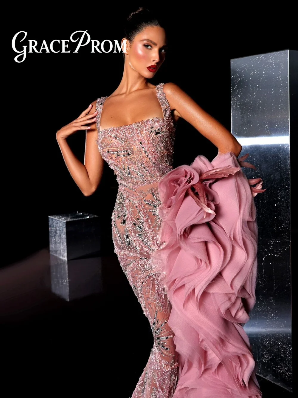 

Элегантное вечернее платье на тонких бретельках 2026, ковровое платье с квадратным вырезом, роскошное вечернее платье трапециевидной формы с кристаллами длиной до пола فساتين