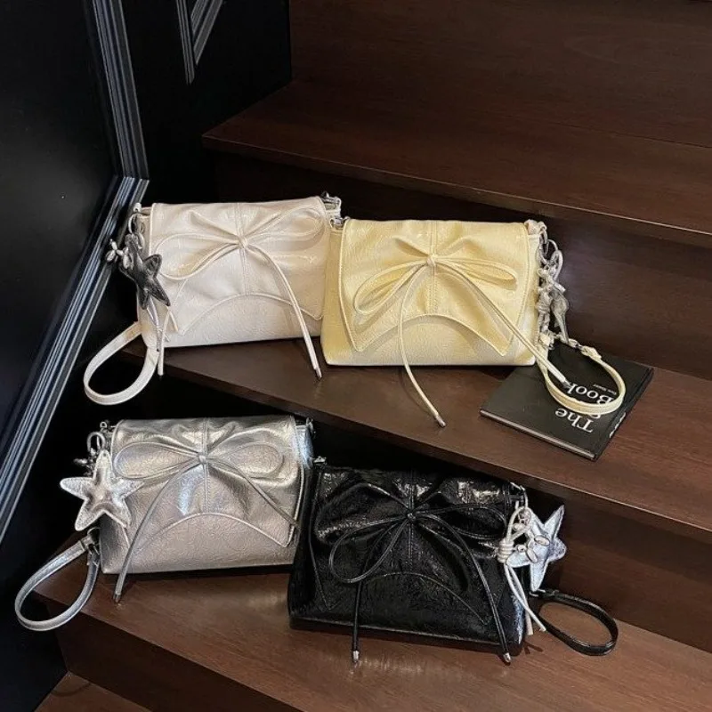 

Classic Designer Letter Logo Diaper Bags For Ladies Elegant Stylish Shoulder Bag Large Capacity Fashionable Tote Bag Simple