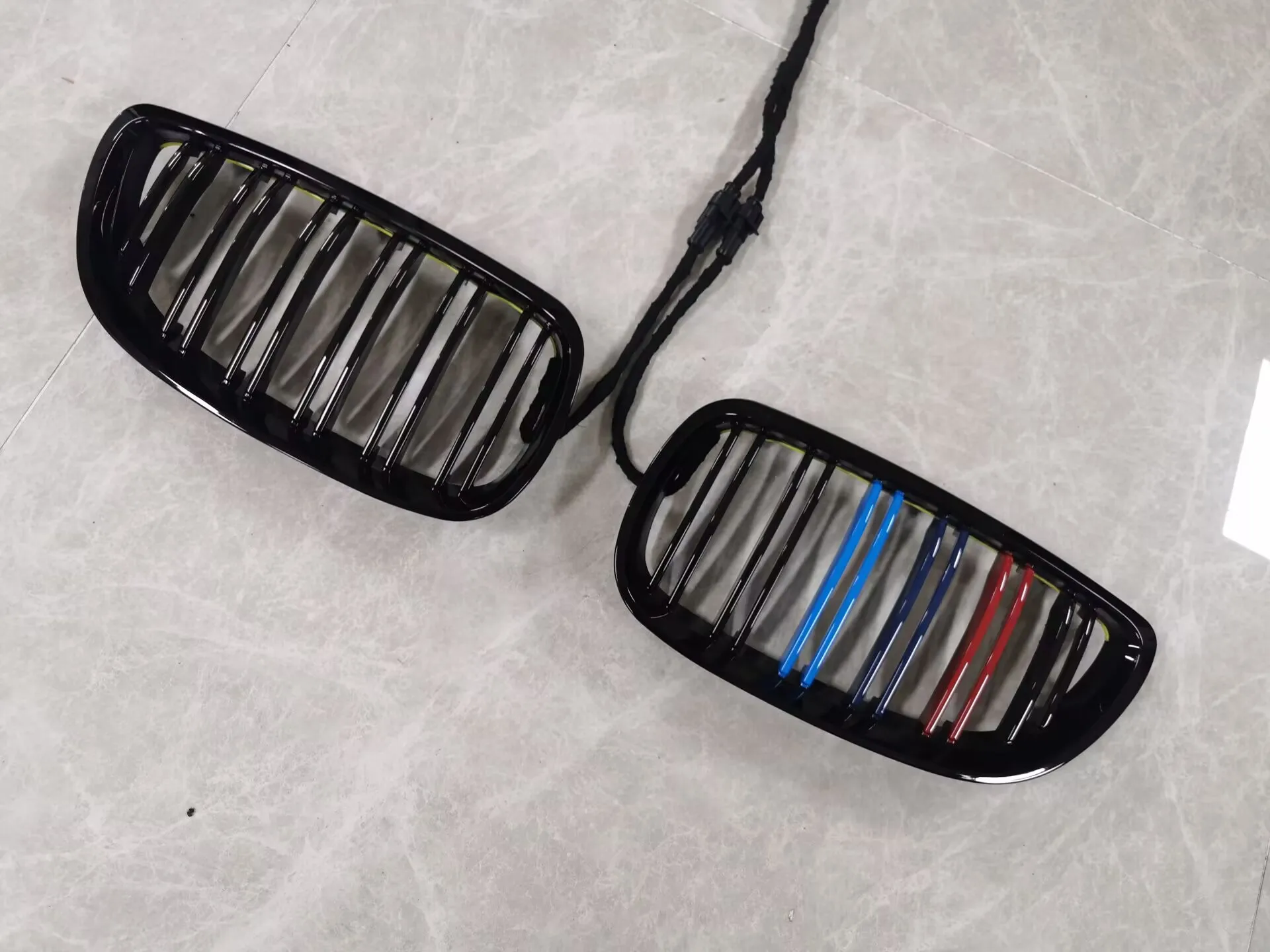 

For the BMW 3-Series E92 E93 M3 Coupe LCI 2010-2013 2 PCS LED Racing Grills Double Line Grills Front Bumper Racing Gril