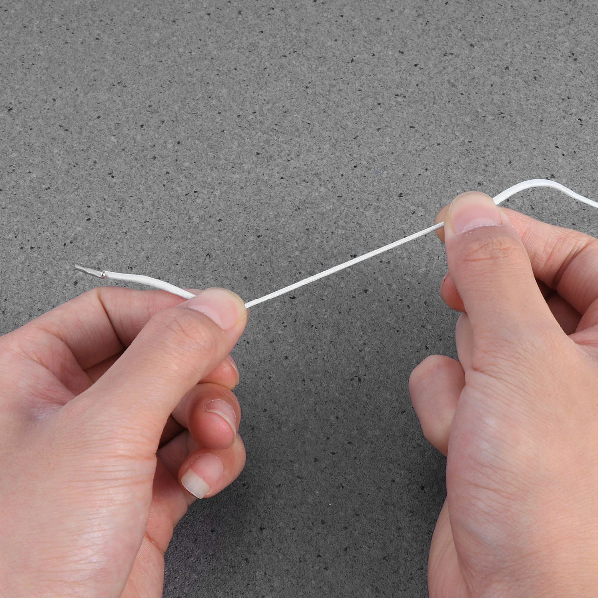 

100pcs Elastic Barbed Cords Strong Durability Smooth Edges Ideal for Crafts Masks Book Binding Belts Laces Hair Bands