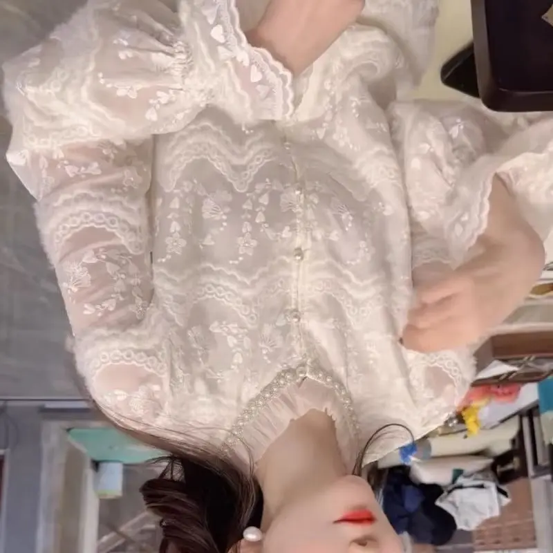 

New Chinese Style Celebrity Temperament Commuting Heavy Industry Crochet Hollow Shirt Lining Lace Bottoming Shirt Pretty Tops
