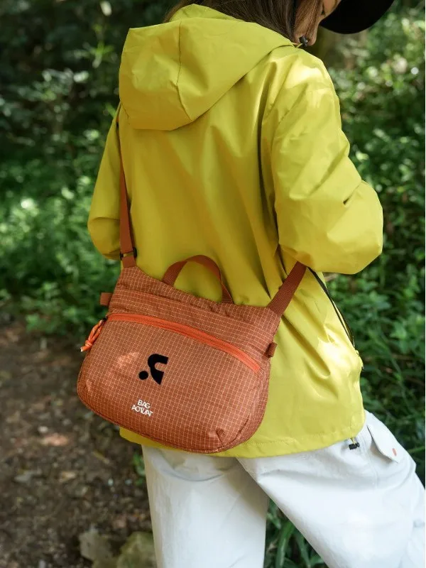 nuevo-bolso-bandolera-deportivo-de-moda-2026-ligero-impermeable-casual-versatil-de-un-solo-hombro-con-bloques-de-color