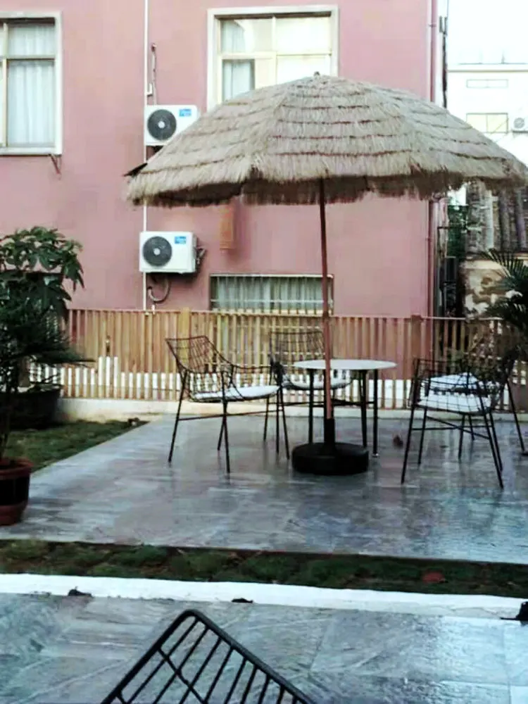 Tables et chaises de loisirs modernes nordiques, cour de jardin, balcon en plein air, fer forgé simple, étanche