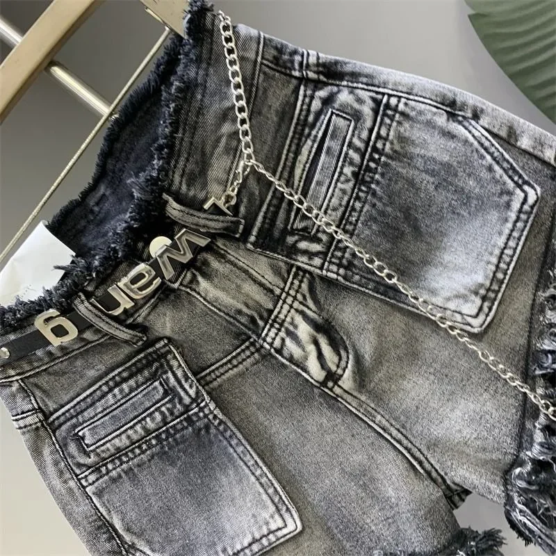 Nuevo lavado Vintage americano hace un diseño de nicho antiguo con pantalones vaqueros de borde crudo de verano para mujer de cintura alta y pantalones cortos ajustados
