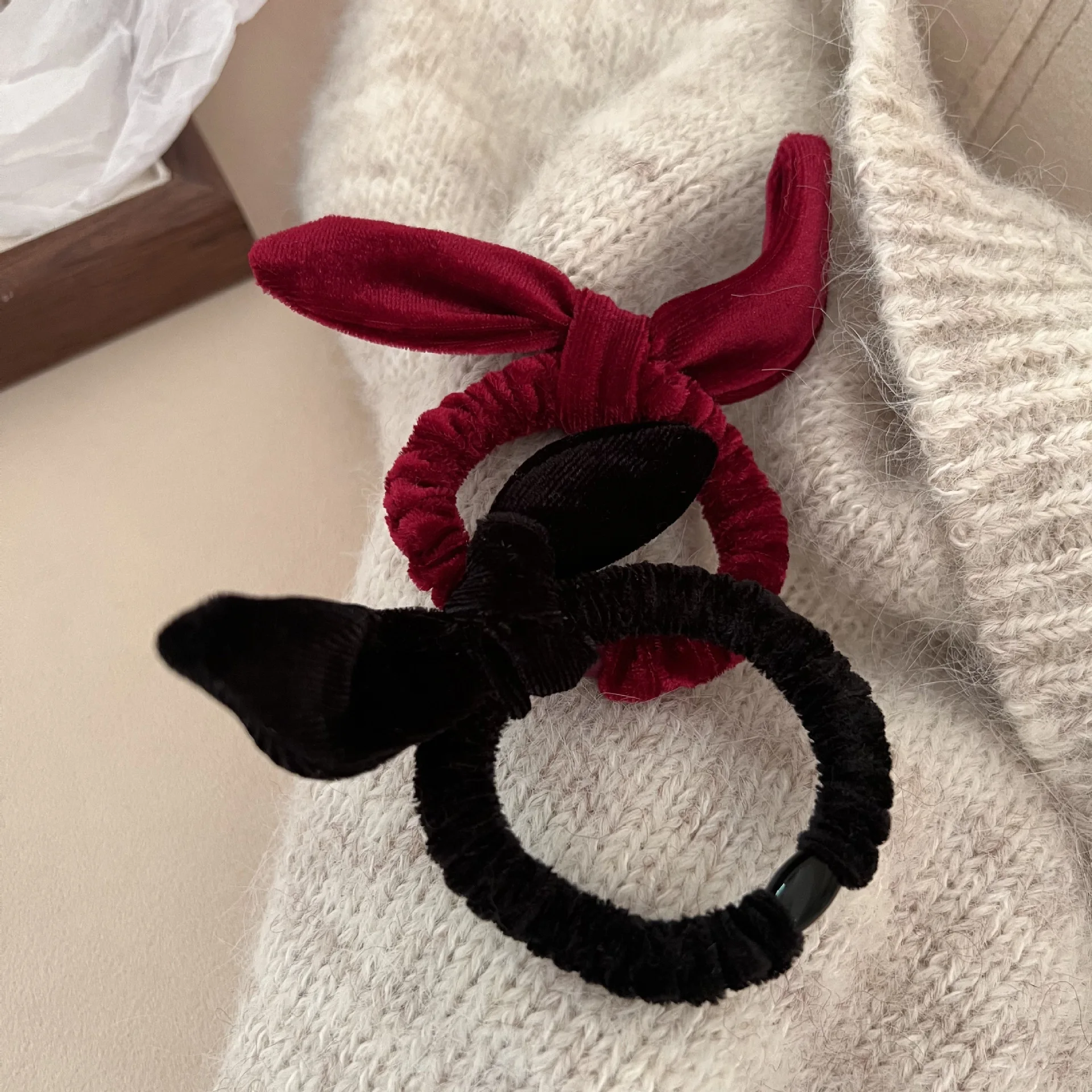 

Vintage Rabbit Ears Velvet Scrunchies Sweet Girls Hair Rope Ponytail Autumn Winter Women Elastic Hair Bands Hair Accessories