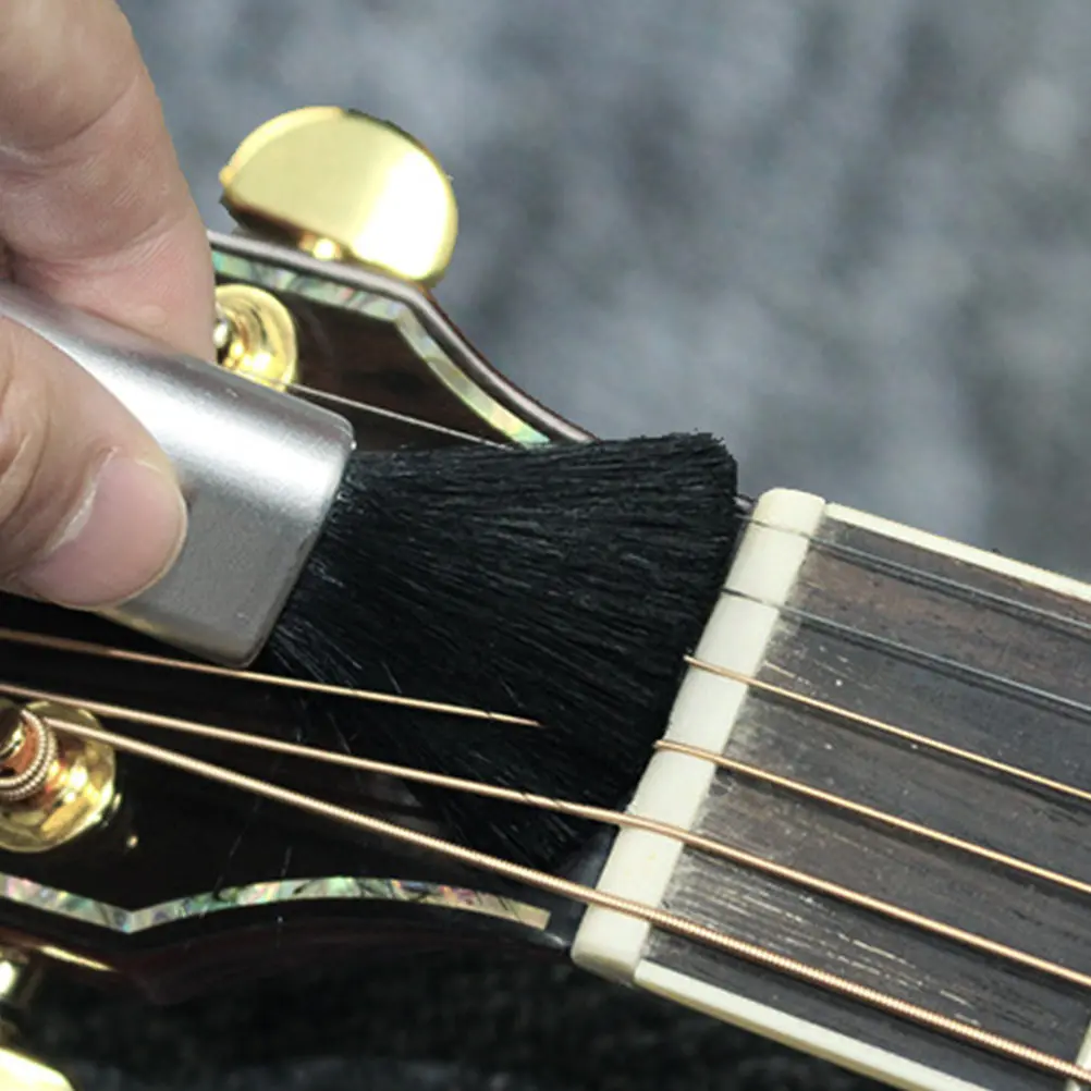 

2Pcs Guitar Cleaning Brushes Retractable Dust Remover for Piano Ukulele Wool Bristles Foldable Design Cleaning Tools