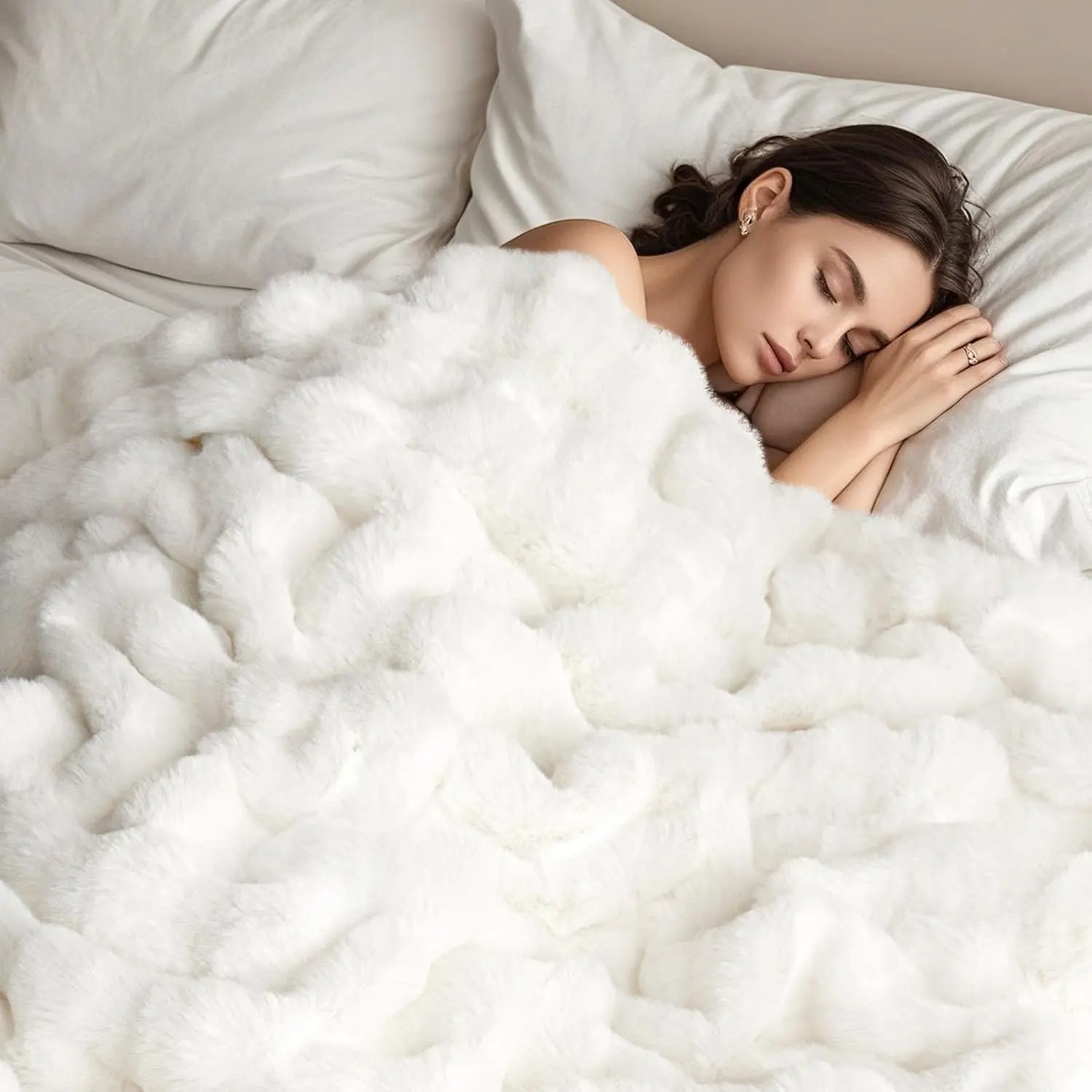 

Fluffy Faux Fur Throw Blanket, Ultra Soft Plush for Couch Sofa Bedroom, Machine Washable White 50x60 Inches