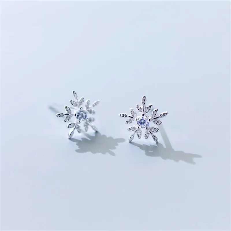 New Temperament Fashion Jewelry 925 Sterling Silver Fresh Romantic Flower Sweet Snowflake Crystal Stud Earrings E207
