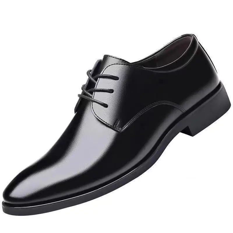 Zapatos de cuero para hombre, calzado Formal de negocios británico con cordones, cómodo y transpirable, para novio, novedad de 2023