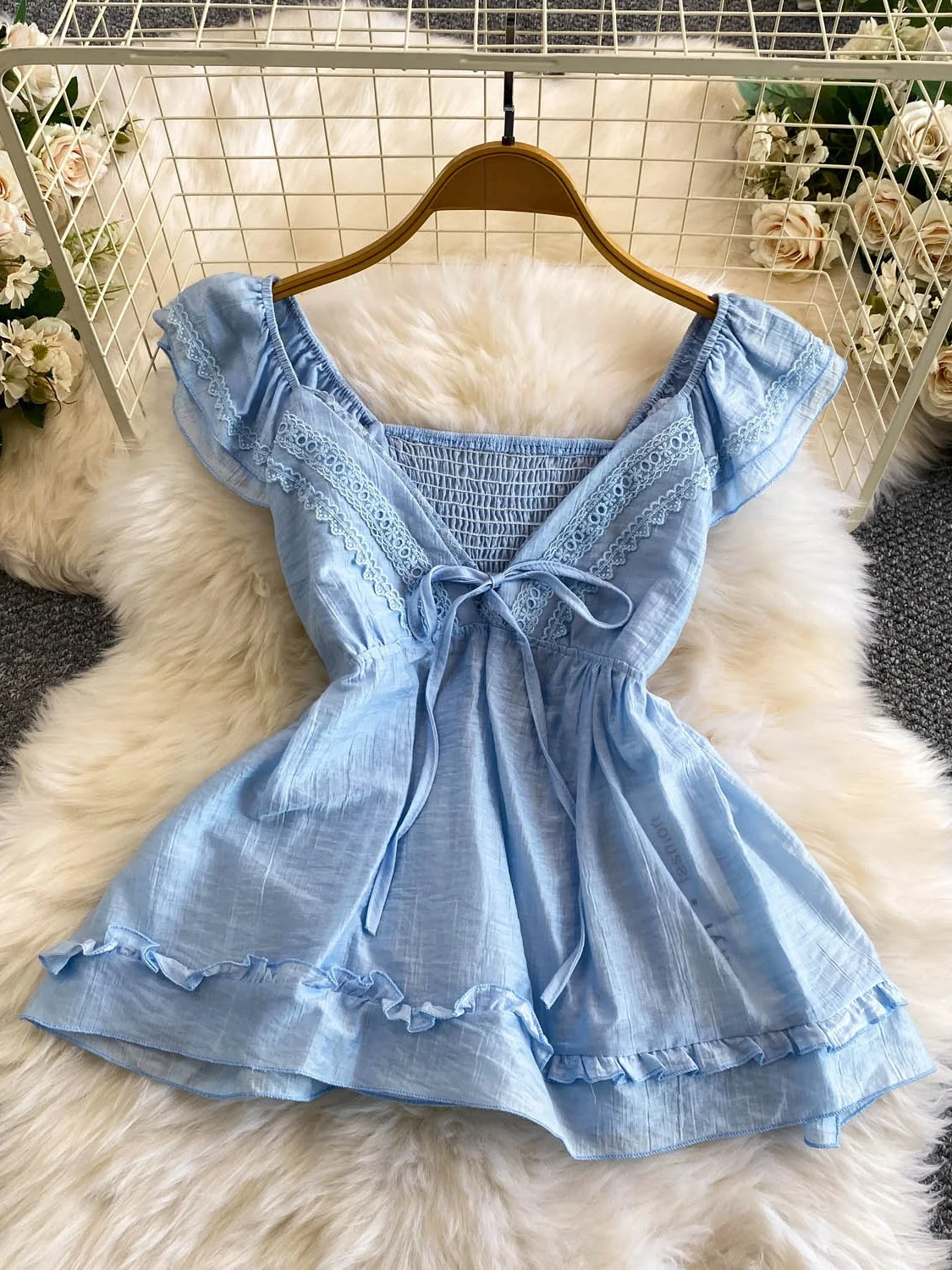 

Sweet Lace Trim V-Neck Pleated Skirt Design Shirt Women's Slimming Puffy Sleeve Blouse Korean Style Casual Summer Top