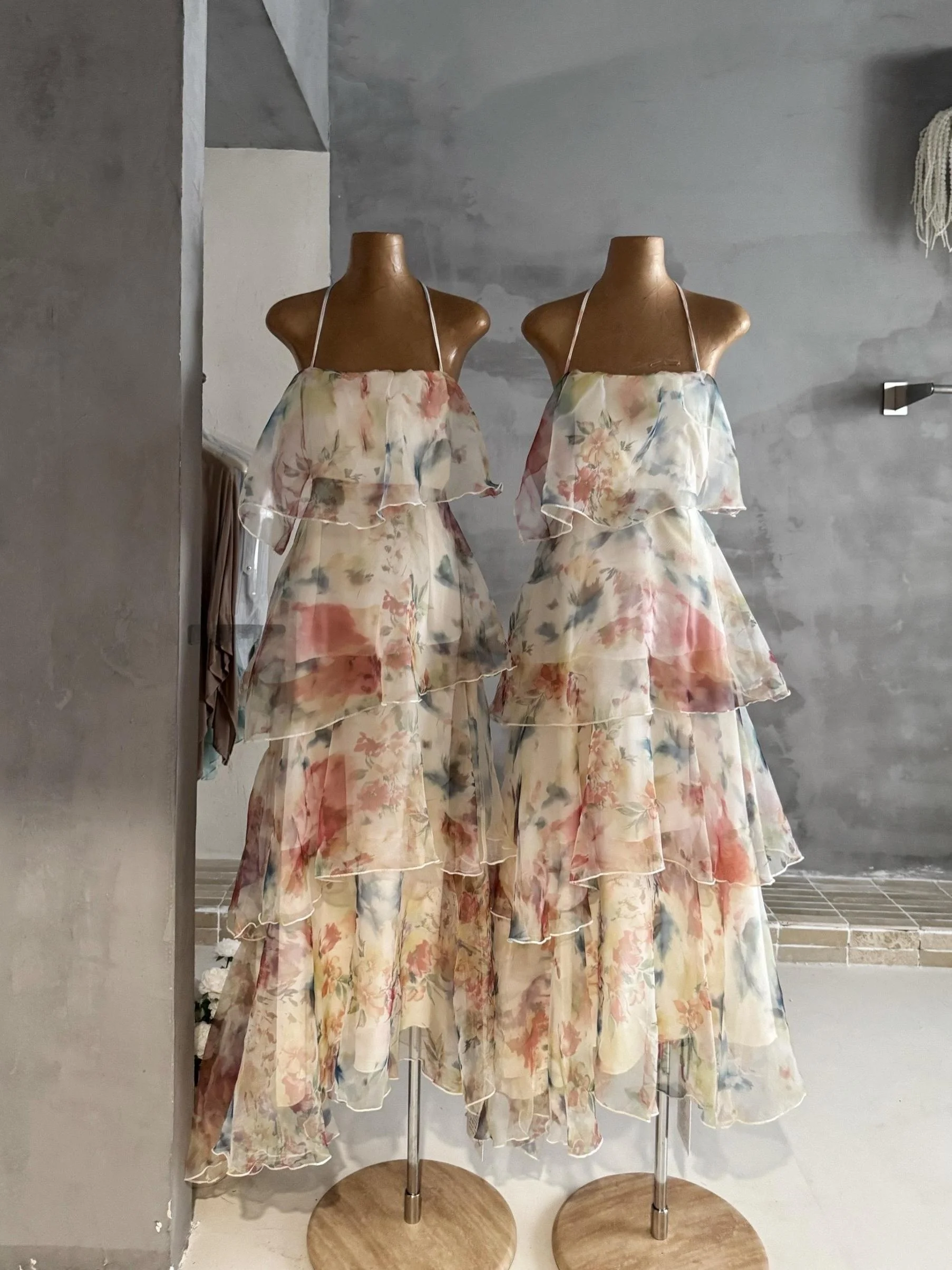 

Thirteen Studio Beautiful Floral Print Layered Neck Hanging Saree Skirt Women Pure Desire Backless Lace Trim Vacation Dress