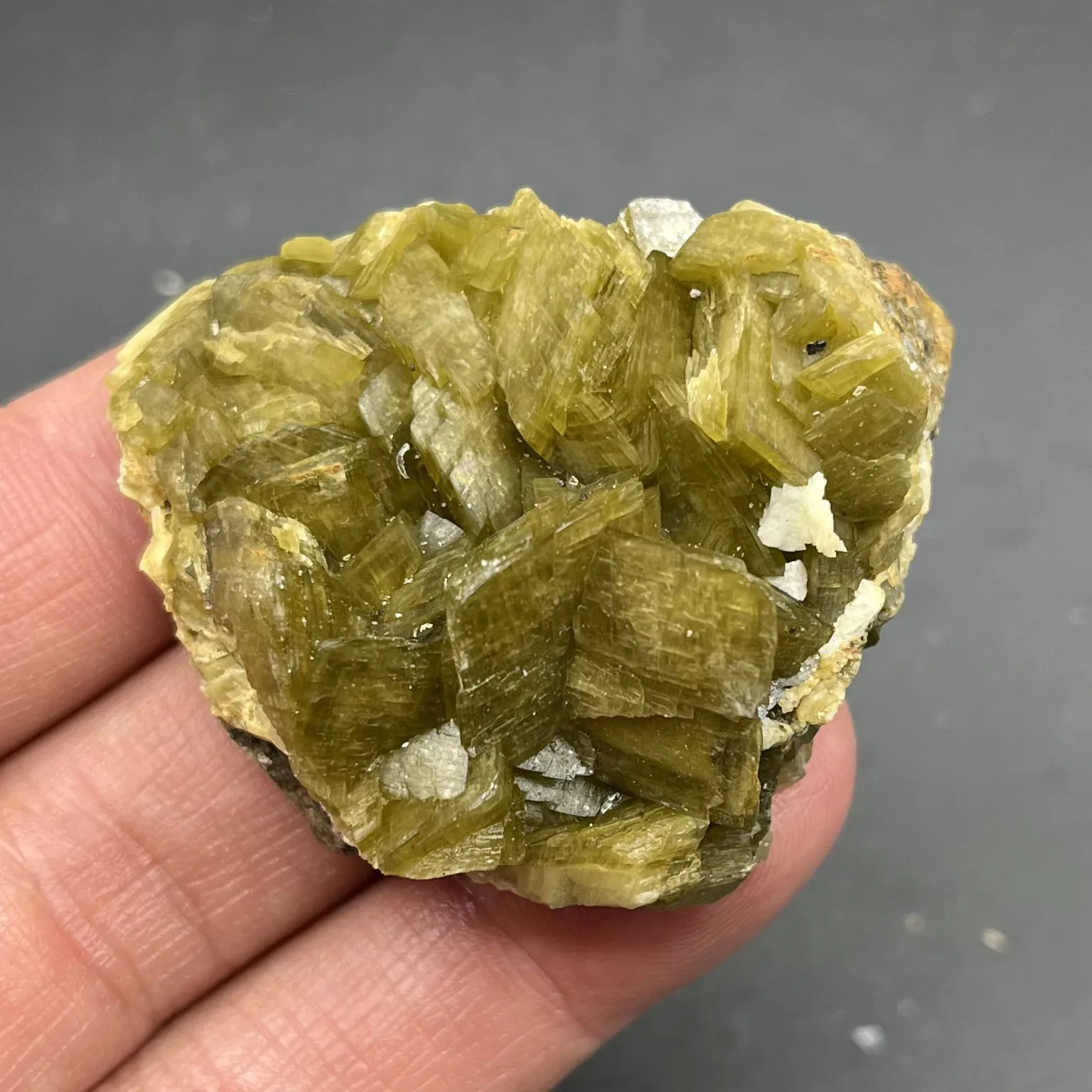 

100% natural siderite and muscovite chalcopyrite symbiotic crystal rough stone gem specimen