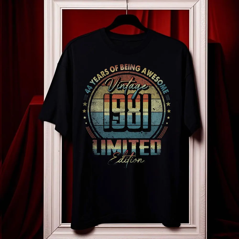44년간 멋진 빈티지 44번째 생일 셔츠 빈티지 1981 셔츠 여름 코튼 티셔츠 그래픽 티셔츠 캐주얼 스타일