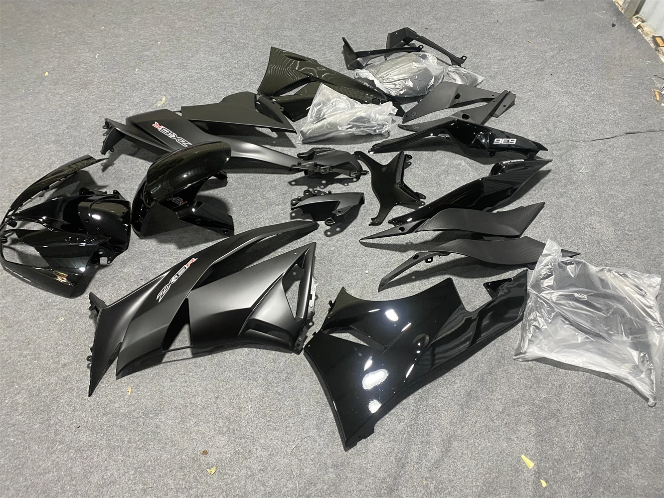 Motorcycle fairing fits ZX-6R 09 10 11 12 years -6R 636 2009 2010 2011 2012 Fairing Matte black black motorcycle housing