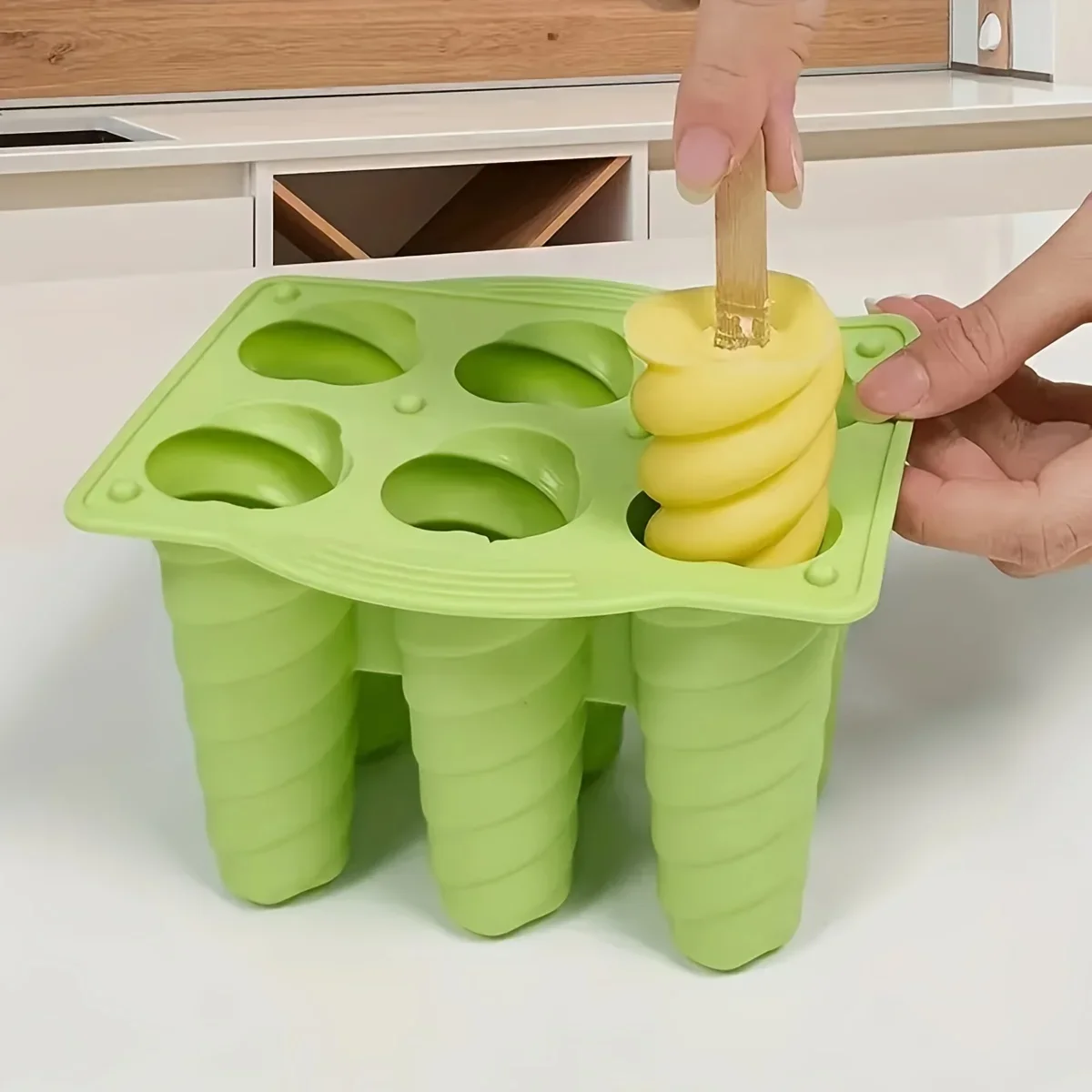 6-hole Spiral Shaped Ice Cream Silicone Mold Household Ice Cube Tray Mold DIY Dessert Fruit Juice Ice Pop Cube Stereo Mould