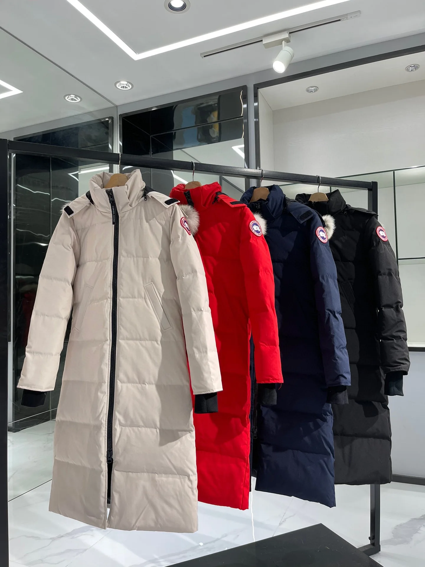 Winter Women Canada Style Down Jacket 90% White Parkas Real Fur Collar Hooded Outerwear Windproof Warm Coat