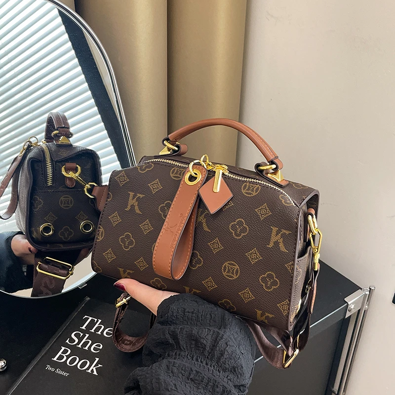 

Classic Designer Paris Inspired Tote Bag Luxury For Women Featuring Solid Color And Letter Logo