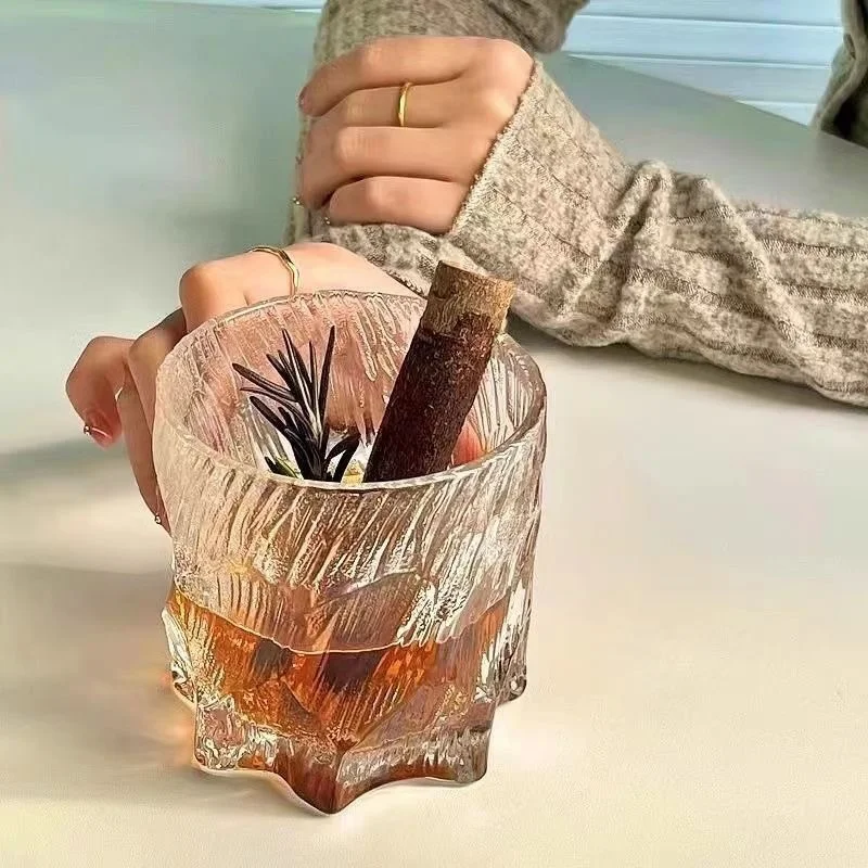 

High-Appeal Whiskey Glass with Large Diameter Glacier Pattern Design Octagonal International Wine Glass for Enhanced Enjoyment