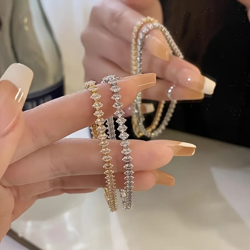 Sparkling Triangular Tennis Bracelet Gold-plated Transparent Cubic Zirconia Chain Bracelet Ladies Elegant Wedding Party Jewelry`