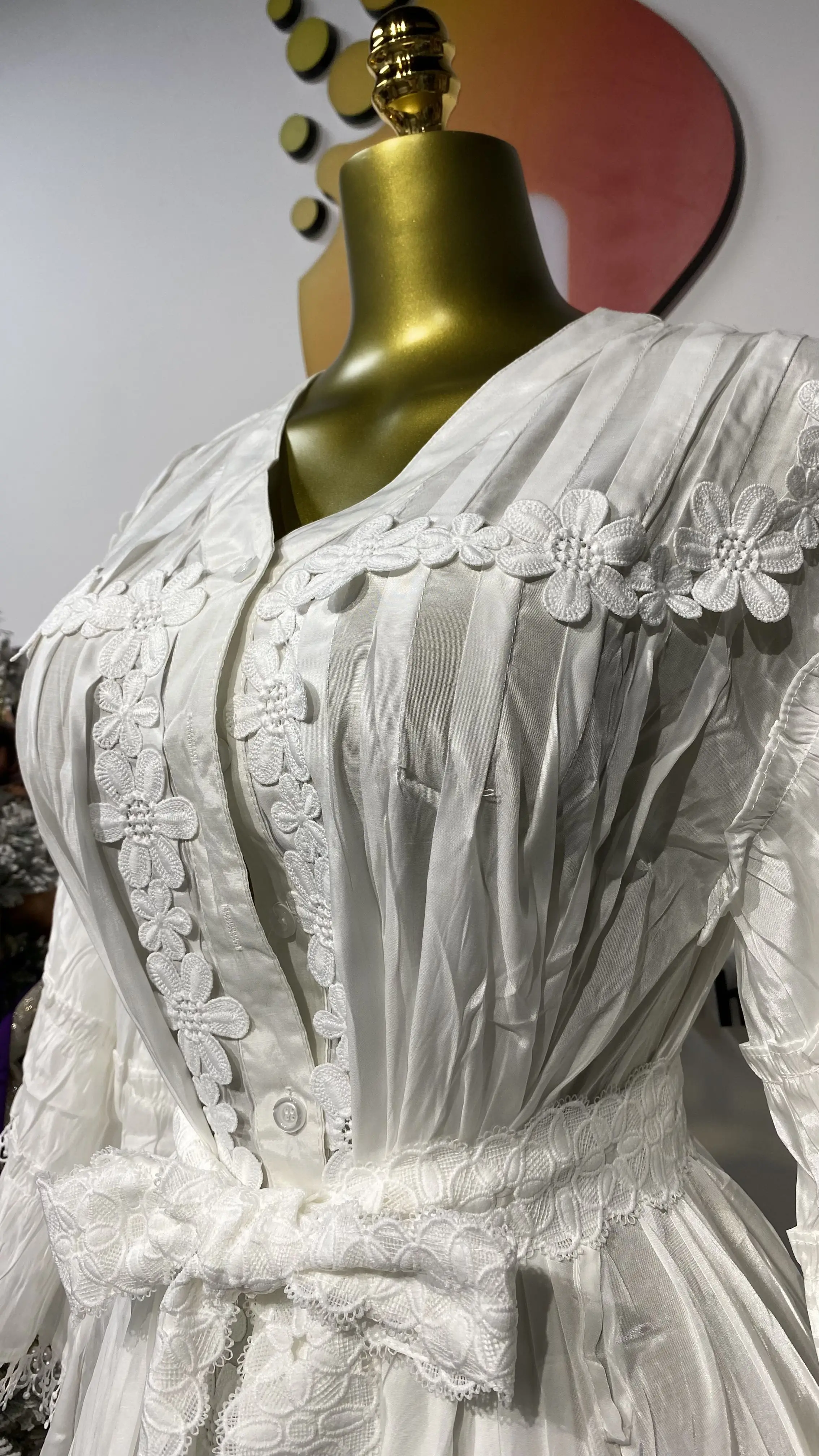 Senhoras do escritório bordado oco sólido vestido gola manga longa cintura alta cortar painel de renda vestido personalizado-GZMM156