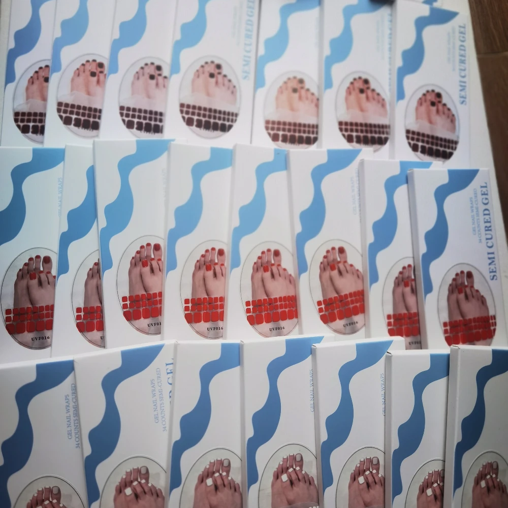 Neue 34-teilige einfarbige Gel-Zehennagelstreifen, vollständig haftend, wasserfest, halbgehärtete Gel-Zehennagel-Sticker, UV-Lampe erforderlich