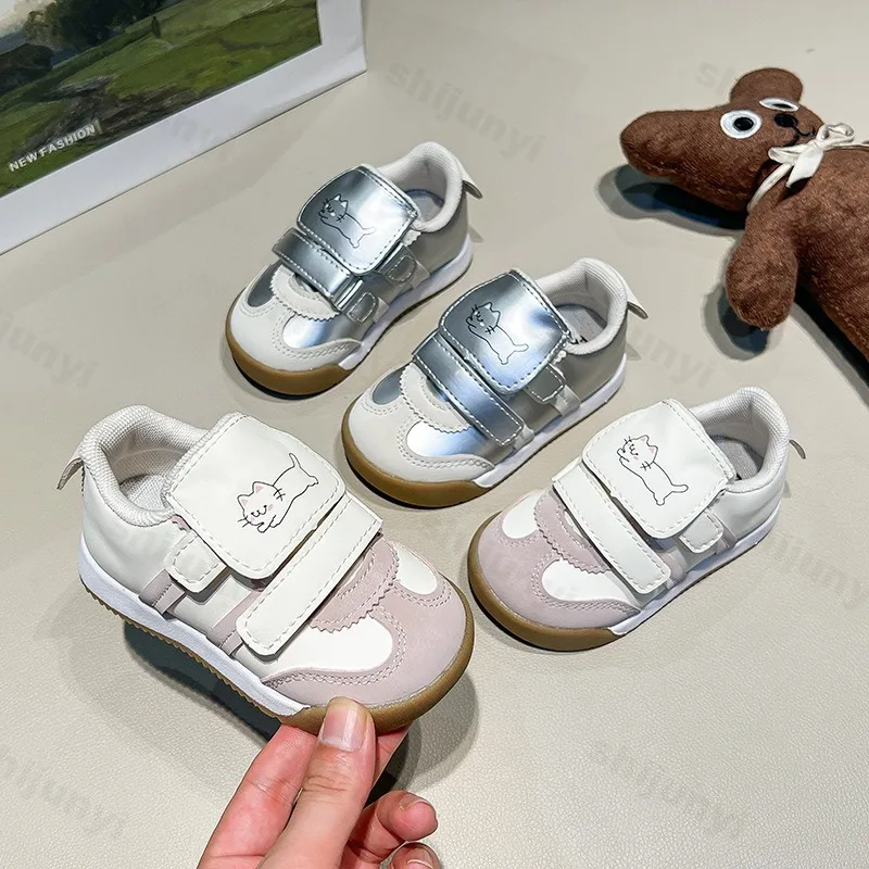 

Низкие повседневные спортивные туфли с милым мультяшным дизайном для девочек, осень 2024, детские удобные модные универсальные кроссовки на мягкой подошве