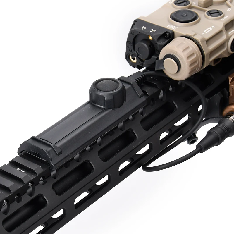 Surefire Tactical Flashlight M600DF 1400Lm with UE07 AXON Single Dual Function Remote Pressure Switch 20mm Rail Fit for Airsoft