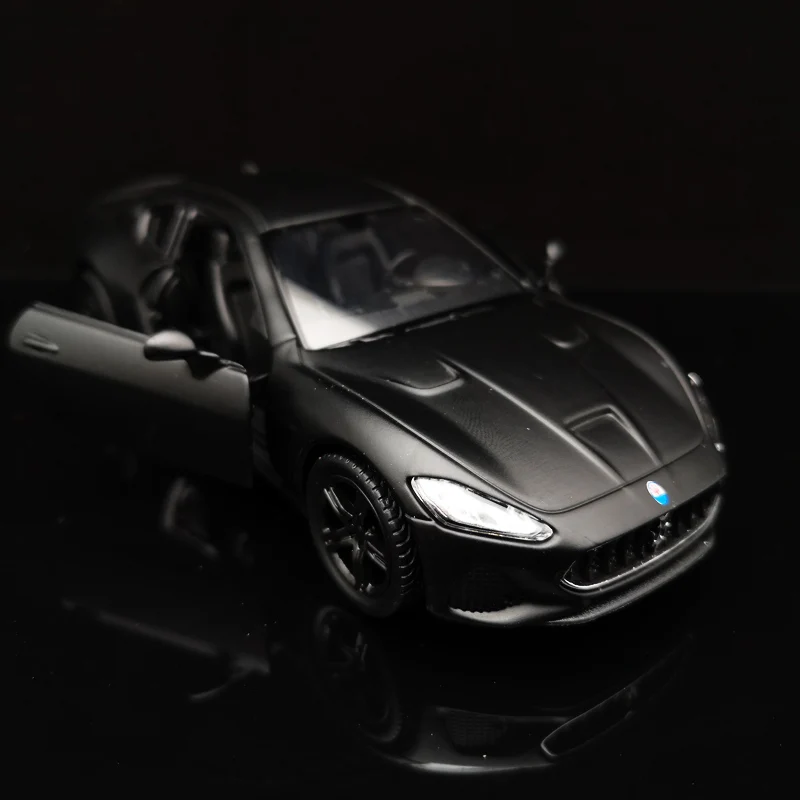 1:36 Scale Maserati GT Diecast Alloy Pull Back Car Collectable Toy Gifts For Children